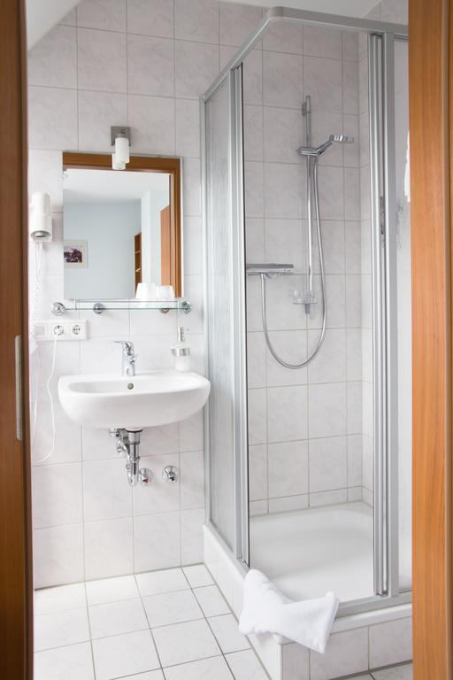זירנדורף Gaestehaus Zur Kurve חדר תמונה