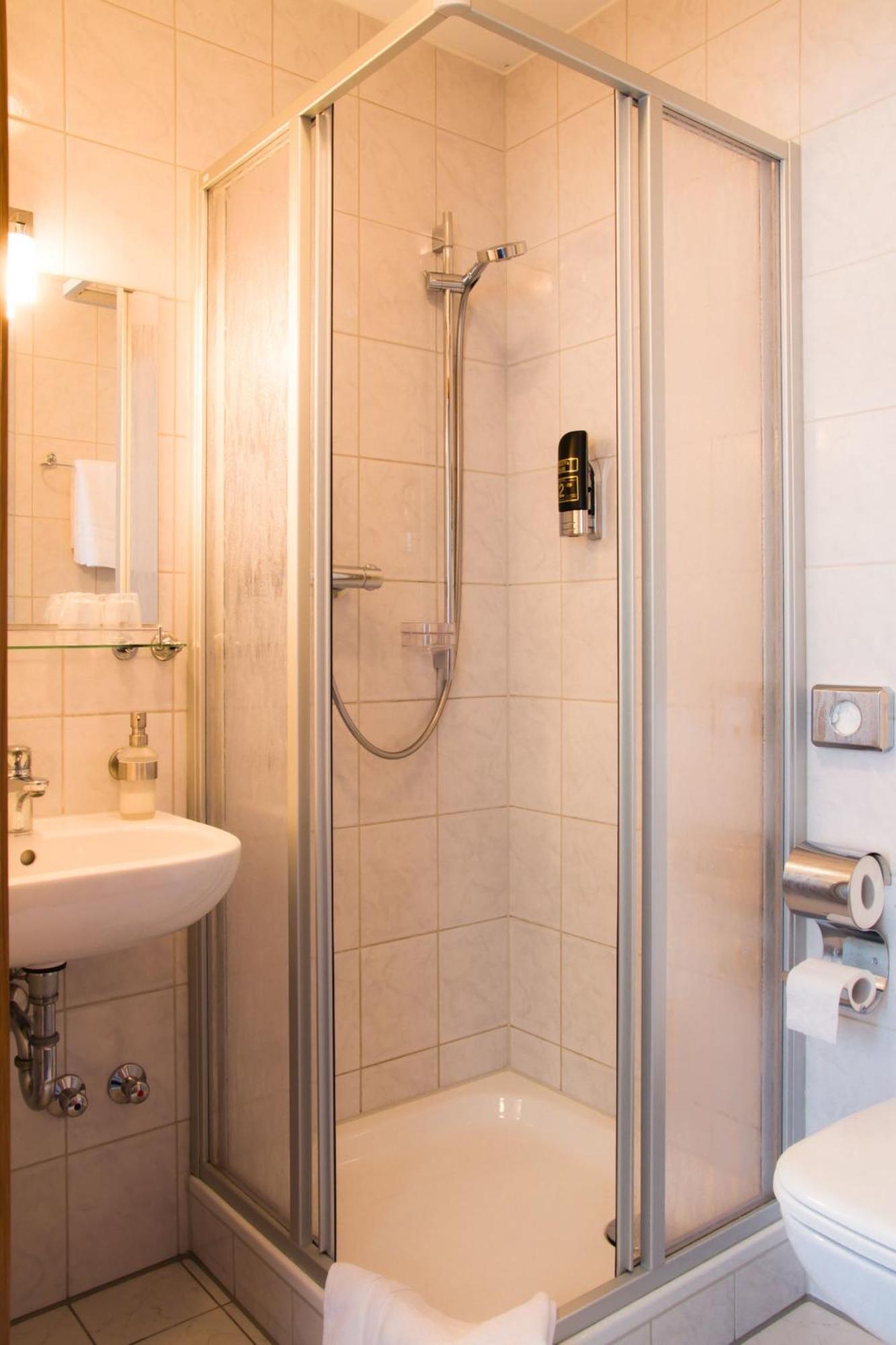 זירנדורף Gaestehaus Zur Kurve חדר תמונה