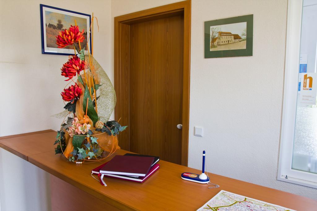 זירנדורף Gaestehaus Zur Kurve מראה חיצוני תמונה