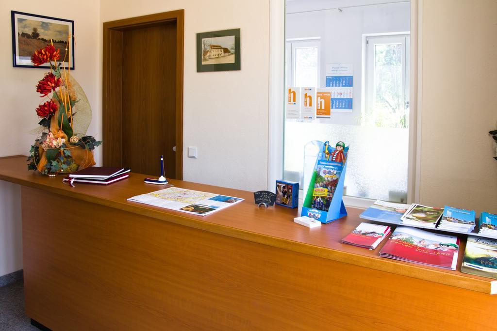 זירנדורף Gaestehaus Zur Kurve מראה חיצוני תמונה